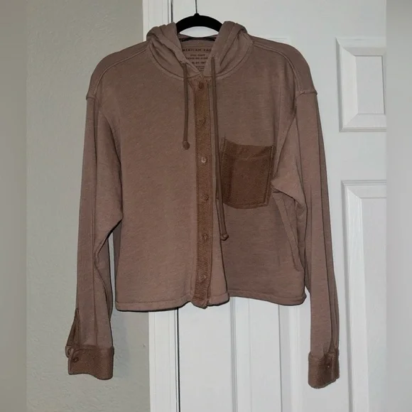 AE Cropped Button Down Hoodie - Picture 3 of 13